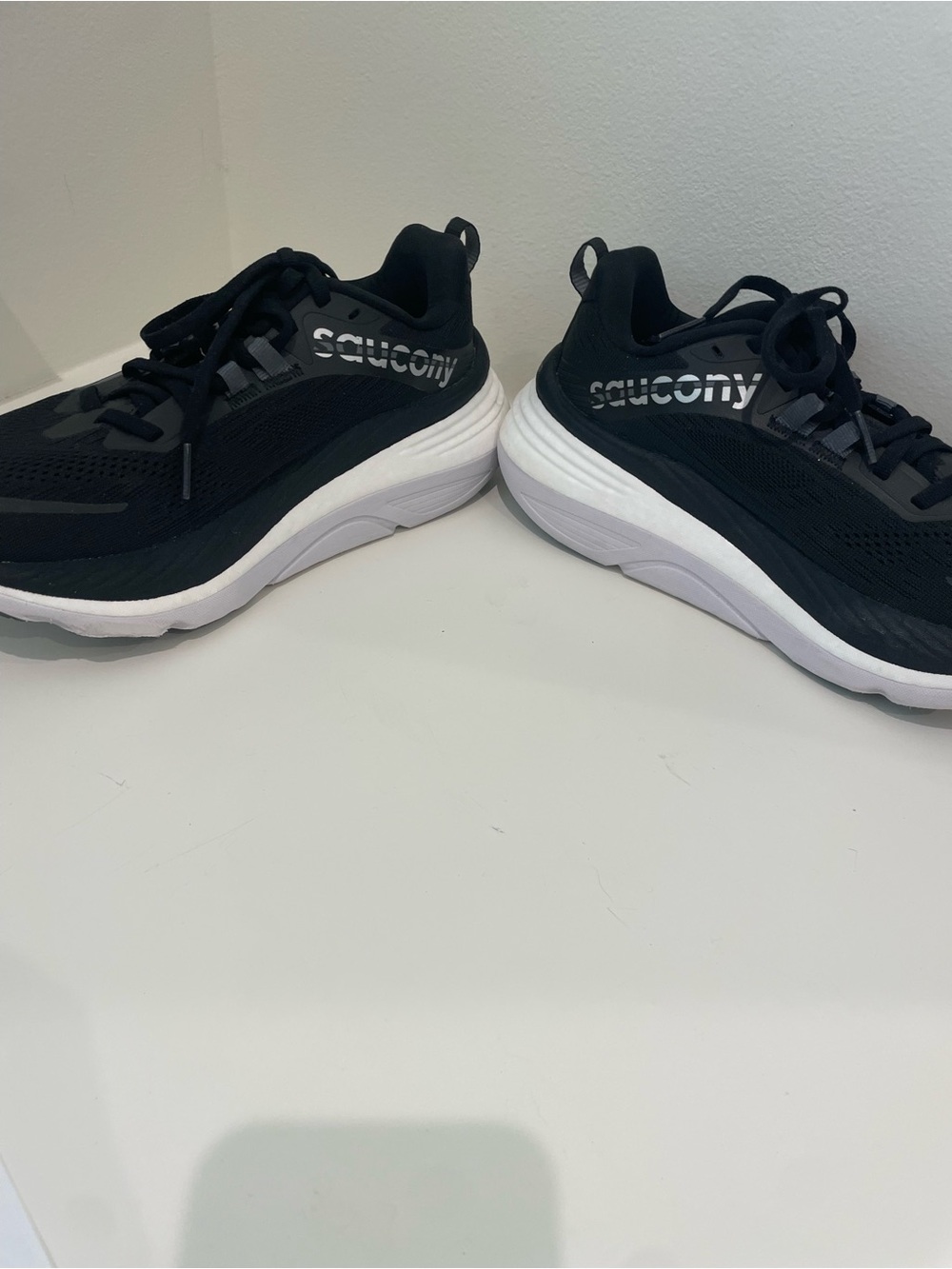 Women's Saucony Hurricane 24 Black Athletic Running Shoes with White Midsole - Picture 3 of 6
